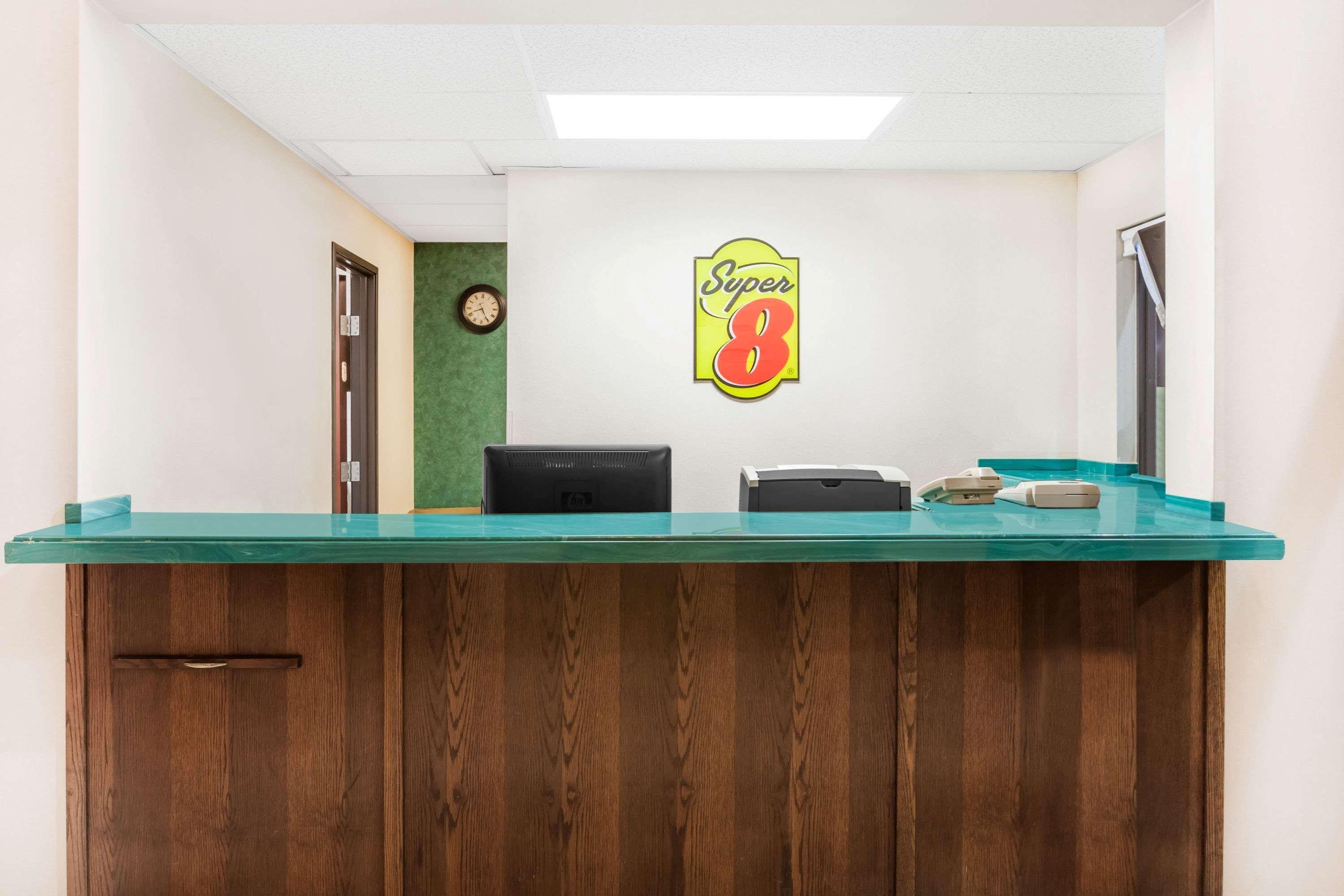 Super 8 By Wyndham Conway Hotel Екстериор снимка